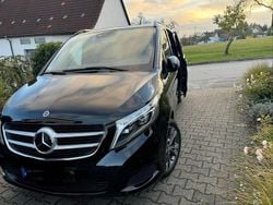 Schwarz Gebraucht 2017 Mercedes V220 Edition Van / Kleinbus | 38.500 € (Fairer Preis)