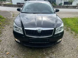 Schwarz Gebraucht 2012 Skoda Octavia Family Kombi | 3.500 € (Guter Preis)