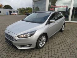 Polarsilber metallic Gebraucht 2017 Ford Focus Titanium Limousine | 10.990 € (Fairer Preis)