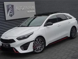 Deluxeweiss metallic Gebraucht 2022 Kia ProCeed GT Kleinwagen | 29.990 € (Etwas zu teuer)