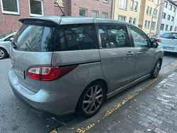 Grau Gebraucht 2011 Mazda 5 Van / Kleinbus | 3.000 €