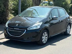 Schwarz Gebraucht 2014 Peugeot 208 Access Kleinwagen | 5.399 € (Fairer Preis)