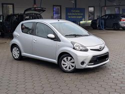 Silber Gebraucht 2012 Toyota Aygo Kleinwagen | 7.800 € (Teuer)