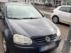 Blau Gebraucht 2004 VW Golf V Kleinwagen | 1.750 € (Etwas zu teuer)