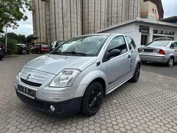 Grau Gebraucht 2004 Citroën C2 Kleinwagen | 1.590 € (Fairer Preis)