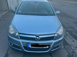 Grau Gebraucht 2005 Opel Astra Limousine | 1.750 € (Fairer Preis)