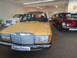 Gelb Gebraucht 1979 Mercedes 230 Limousine | 14.250 €