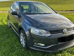 Grau Gebraucht 2015 VW Polo Life Kleinwagen | 7.180 € (Guter Preis)
