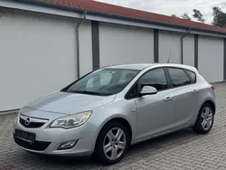 Silber Gebraucht 2012 Opel Astra Design Edition Kleinwagen | 2.850 € (Guter Preis)