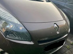 Andere außenfarben Gebraucht 2010 Renault Scénic III Van / Kleinbus | 3.200 €