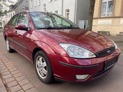 Rot Gebraucht 2001 Ford Focus Limousine | 1.699 € (Etwas zu teuer)