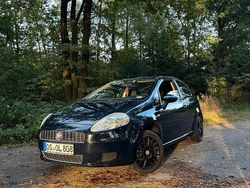 Blau Gebraucht 2009 Fiat Grande Punto Kleinwagen | 2.000 €
