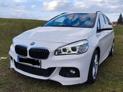 Weiß Gebraucht 2016 BMW 220 M Sport Van / Kleinbus | 15.700 € (Fairer Preis)