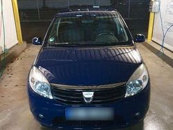 Blau Gebraucht 2010 Dacia Sandero Kleinwagen | 2.000 € (Fairer Preis)