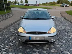 Silber Gebraucht 2004 Ford Focus Limousine | 1.550 €