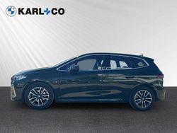 Gruen Gebraucht 2023 BMW 218 Active Tourer M Sport Van / Kleinbus | 27.498 € (Superpreis)
