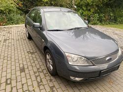 Grau Gebraucht 2004 Ford Mondeo Limousine | 1.590 €