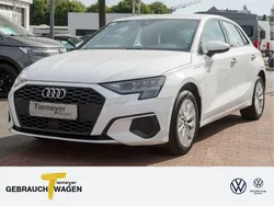 Weiß Gebraucht 2022 Audi A3 Sportback e-tron Design Limousine | 23.310 € (Guter Preis)