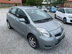 Silber Gebraucht 2010 Toyota Yaris Cool Kleinwagen | 3.500 € (Guter Preis)