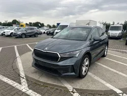 Grau Gebraucht 2021 Skoda Enyaq iV Loft SUV | 19.700 €