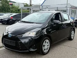 Schwarz Gebraucht 2018 Toyota Yaris Hybrid Limousine | 12.800 € (Fairer Preis)
