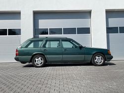 Grün Gebraucht 1991 Mercedes 300 Kombi | 4.800 €