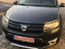 Grau Gebraucht 2016 Dacia Sandero Stepway Ambiance Kleinwagen | 7.400 € (Fairer Preis)