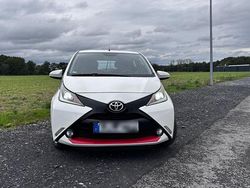 Weiß Gebraucht 2015 Toyota Aygo Kleinwagen | 5.500 € (Fairer Preis)