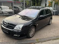 Schwarz Gebraucht 2004 Opel Signum Cosmo Kombi | 2.950 € (Etwas zu teuer)