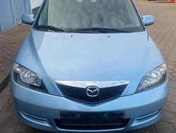 Blau Gebraucht 2005 Mazda 2 Kleinwagen | 3.190 € (Etwas zu teuer)