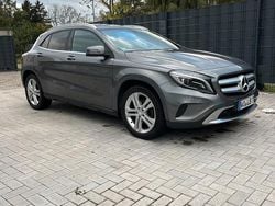 Grau Gebraucht 2014 Mercedes GLA200 SUV | 10.850 € (Fairer Preis)