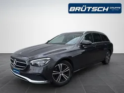 Grau Gebraucht 2023 Mercedes E220 Avantgarde Limousine | 39.980 € (Fairer Preis)