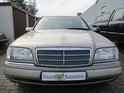 Gold Gebraucht 1993 Mercedes C180 Elegance Limousine | 2.890 €