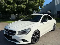 Weiß Gebraucht 2015 Mercedes CLA200 AMG line Coupé | 18.000 € (Etwas zu teuer)