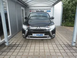 Schwarz metallic Gebraucht 2021 Mitsubishi Outlander P-HEV Basis SUV | 27.990 € (Fairer Preis)