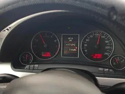 Grau Gebraucht 2005 Audi A4 Limousine | 1.650 € (Guter Preis)