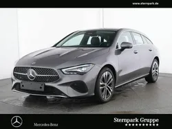 Grau Gebraucht 2024 Mercedes CLA180 Shooting Brake Kombi | 33.290 €