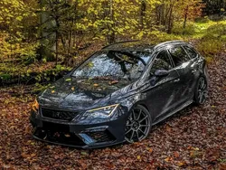 Grau Gebraucht 2019 Cupra Leon Kombi | 35.000 €