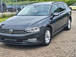 Grau Gebraucht 2021 VW Passat Business Kombi | 15.850 € (Fairer Preis)