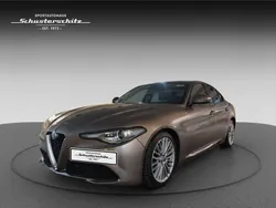 Grau Gebraucht 2016 Alfa Romeo Giulia Super Limousine | 19.750 €