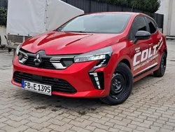 Rot Neu 2024 Mitsubishi Colt Plus Limousine | 20.370 € (Etwas zu teuer)