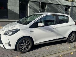 Weiß Gebraucht 2017 Toyota Yaris Hybrid Style Kleinwagen | 12.000 € (Fairer Preis)