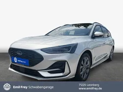 Silber Gebraucht 2023 Ford Focus ST-Line Kombi | 24.700 € (Guter Preis)