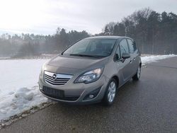 Grau Gebraucht 2010 Opel Meriva Innovation Van / Kleinbus | 3.980 € (Fairer Preis)