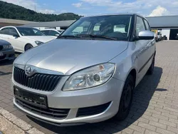 Silber Gebraucht 2013 Skoda Fabia Ambition Limousine | 1.950 € (Guter Preis)
