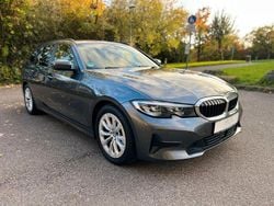 Grau Gebraucht 2020 BMW 320 Sport Line Kombi | 18.999 € (Fairer Preis)