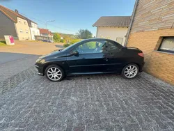 Schwarz Gebraucht 2004 Peugeot 206 CC Cabrio | 2.000 €