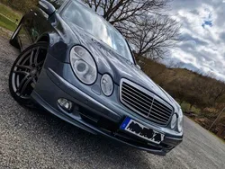 Grau Gebraucht 2005 Mercedes E220 Avantgarde Kombi | 5.600 € (Teuer)