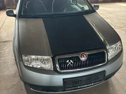 Grau Gebraucht 2003 Skoda Fabia Limousine | 1.999 € (Etwas zu teuer)