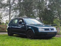 Andere außenfarben Gebraucht 2001 VW Golf IV Kleinwagen | 1.600 € (Fairer Preis)